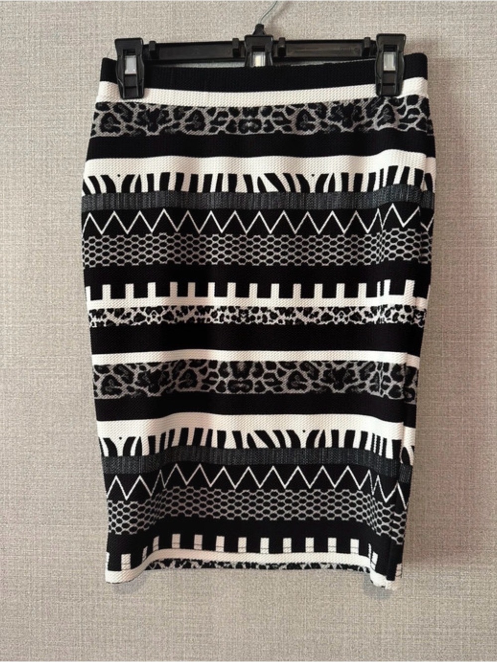 Noisy May Black and White Graphic Stripe Pencil Skirt